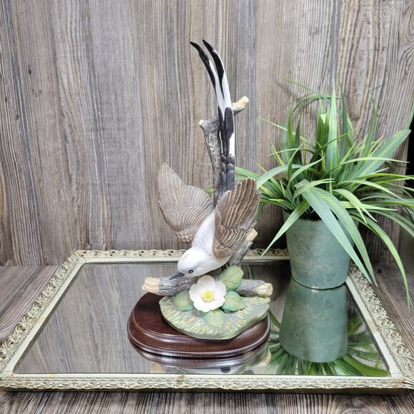 Vintage Homco 1986 Masterpiece Scissor-tailed Flycatcher Bird of Season & Base - Picture 1 of 7